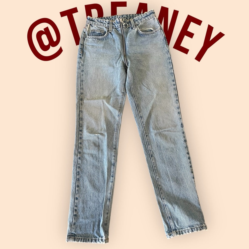 Carmar Light Blue Women Jeans - Zipper detail